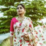 Meera Nandan Instagram - Last onam pic #not 🫠 📸 @shamseersiddique #lastone #postonam #onam #happiness #mydubai #onamindubai #allheart #onlylove #kerala #positivevibes #instagood #sareelove Dubai, United Arab Emirates