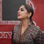 Meera Nandan Instagram – Channeling my inner Bollywood fantasy 💃🏻 

@hazilmjalal @sajithandsujith @klumbyprajinajaanaki @aiqah_thestore 

#bollywood #lehenga #happy #allsmiles #onlysmiles #instagood #happyness #bolechudiyan #positivevibes #indianwear #allheart #kochi