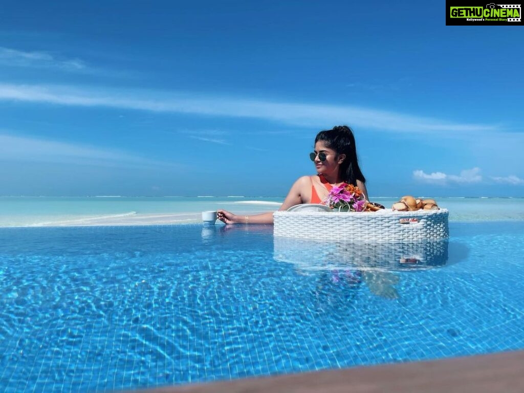 Megha Akash Instagram - I sea you 🌊 @pickyourtrail @riuhotels #Pickyourtrail #HasslefreeHolidays #LetsPYT #RiuPalace #PickyourtrailToRiuPalace Hotel Riu Palace Maldivas