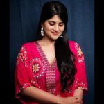 Megha Akash Instagram - A little pink 💕 Styled by @officialanahita Outfit: @sajedalehry Footwear: @septembershoes Pic: @infini8stories #photoshoot #workmode #love #promotions