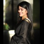 Megha Akash Instagram - A forever kinda thingy 🖤 Wearing @dhinakaran_silks Photographer @thescienceofphoto #work #love #saree