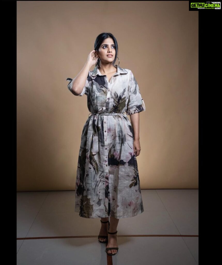 Megha Akash Instagram - •💖• Styled by @officialanahita Outfit: @pallavisingh_arcvsh Pic: @sachinbharadwaj #workmode #love #promotions
