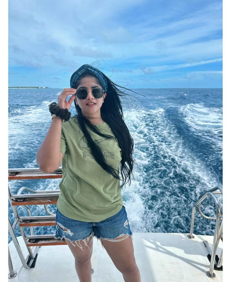 Megha Akash Instagram - ~ the ocean ~ @pickyourtrail @riuhotels #Pickyourtrail #HasslefreeHolidays #LetsPYT #RiuPalace #PickyourtrailToRiuPalace Hotel Riu Palace Maldivas