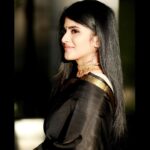 Megha Akash Instagram - A forever kinda thingy 🖤 Wearing @dhinakaran_silks Photographer @thescienceofphoto #work #love #saree