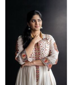 Megha Akash Instagram - •🤍•

Styled by @officialanahita 
Outfit: @shraddharambhia_official x @viralmantra
Pic: @srujanluckyphotography

#work #love #hyderabad
