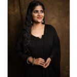 Megha Akash Instagram - I’ll stop wearing black when they make a darker colour 🖤 Ravanasura promotions ✨ Styled by @officialanahita Outfit: @rangrez.ethnic Pic: @infini8stories #workmode #promotions #ravanasura