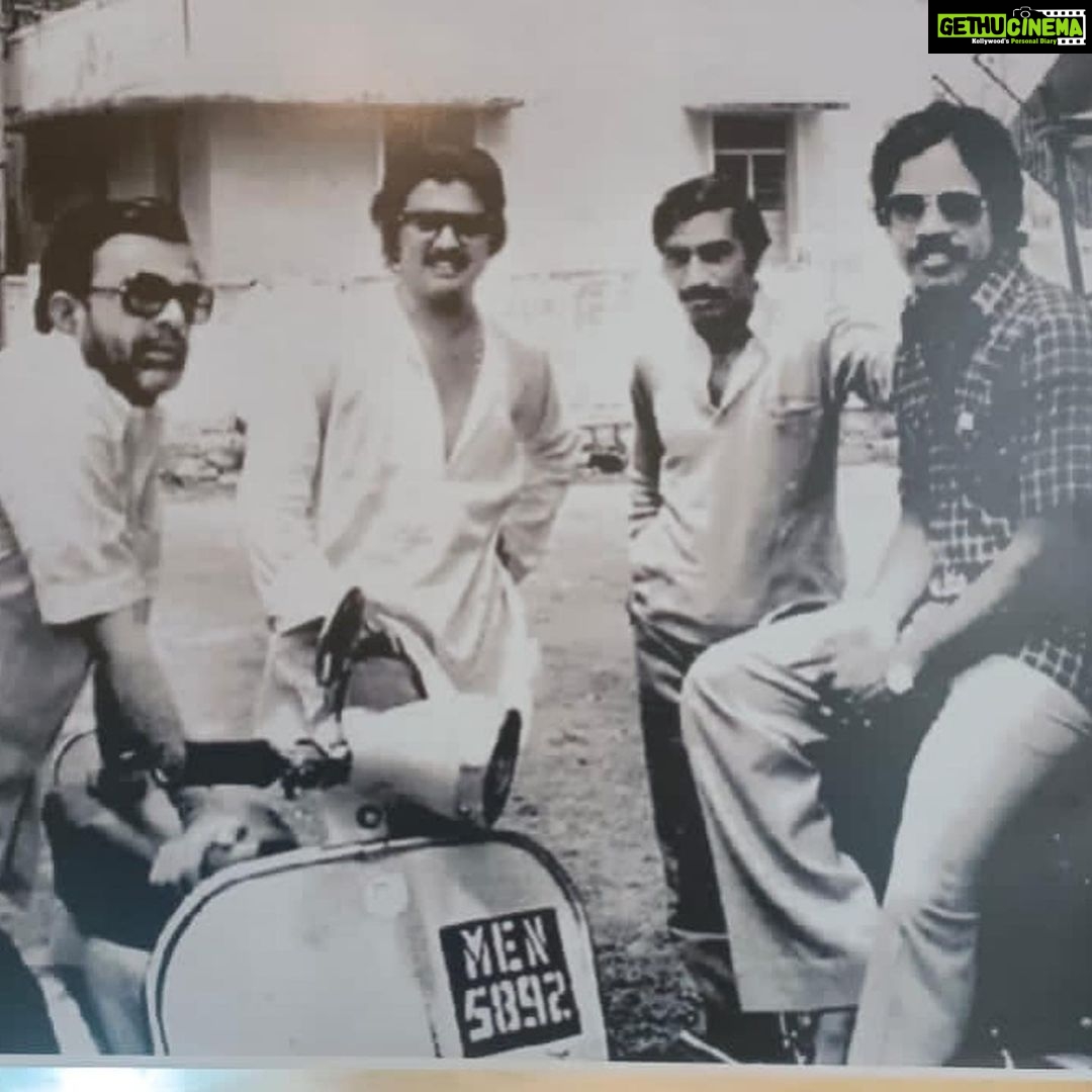 Meghana Raj Instagram - A proud daughter sharing some priceless pictures! Also if u guys wanna have a look at more pictures pls do visit Rangashankara this week! #sunderrajandpramilajoshaisprouddaughter #girishkarnad #sunderraj #nagabharana #bvkaranth #benaka JP Nagar, Bangalore South