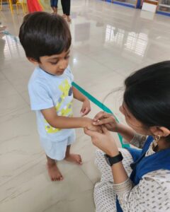 Meghana Raj Instagram - Once we become a parent it's not just the children crossing milestones but us as parents too! 
And today happens to be one such special day! 
Raayan's very first day of school! I simply can't put the emotions I went through in words... his very 1st step towards education, knowledge and most importantly life lessons 😊
Need All ur good wishes and blessings for our little one 🙏
@chirusarja #raayanrajsarja