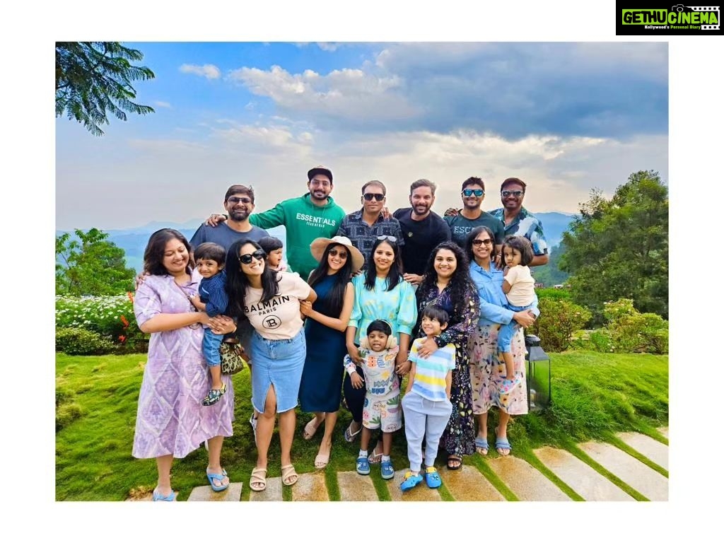 Meghana Raj Instagram - US... JUST US ❤️🧿 Friends are the family we Choose! Ooty
