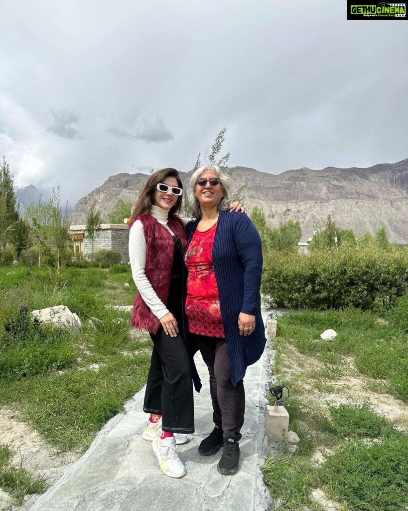 Mehrene Kaur Pirzada Instagram - Happy 50th Birthday Birth giver 😘 ❤️ Nubra Valley, Ladakh, India