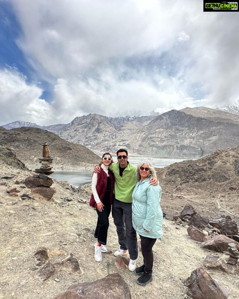 Mehrene Kaur Pirzada Instagram - Happy 50th Birthday Birth giver 😘 ❤️ Nubra Valley, Ladakh, India