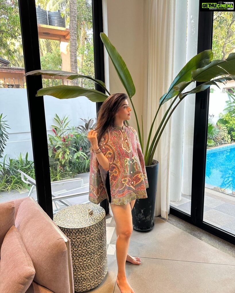 Mehrene Kaur Pirzada Instagram - Sometimes, You just need a break. In a beautiful place and beautiful clothes. To figure everything out. Thank you @rittichopra 😘 @avisahomesgoa Cape @taroobofficial Assagao, Goa, India