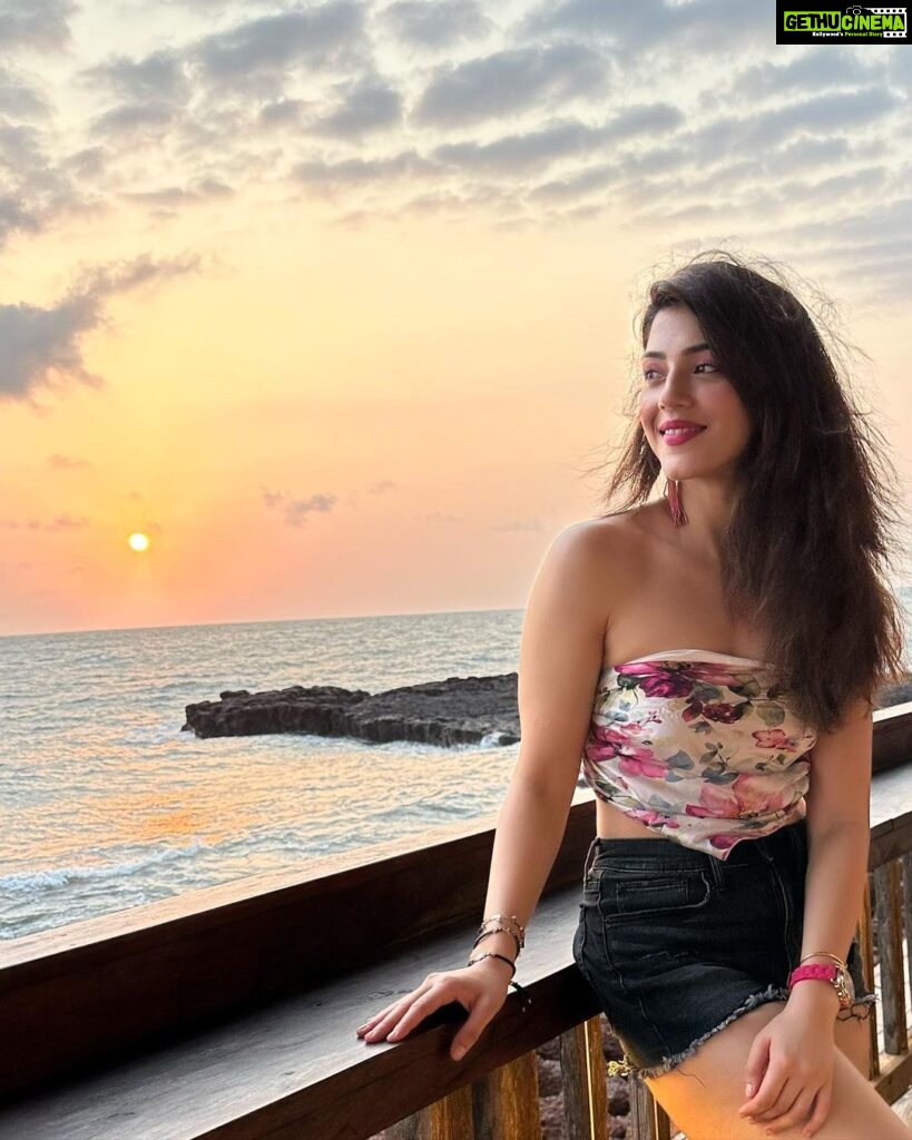 Mehrene Kaur Pirzada Instagram - #Goa 💖