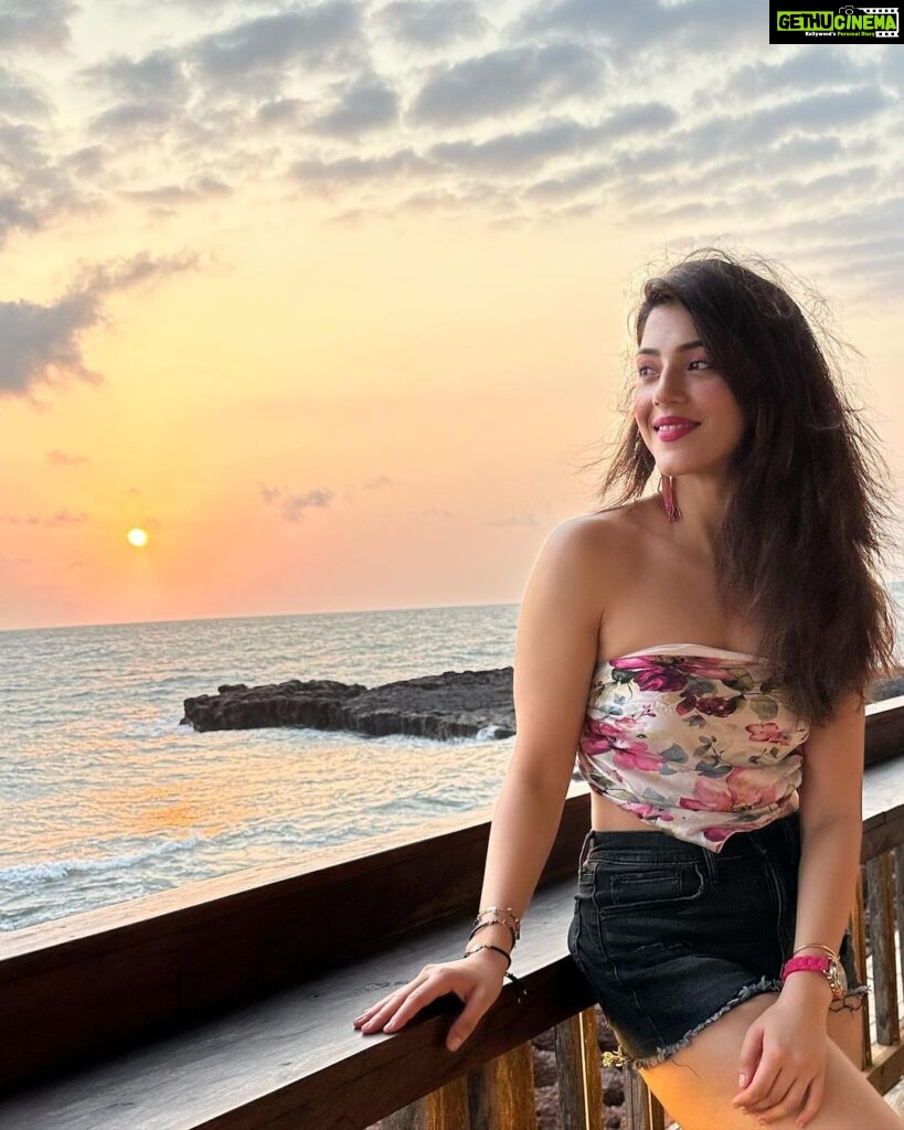 Mehrene Kaur Pirzada Instagram - #Goa 💖