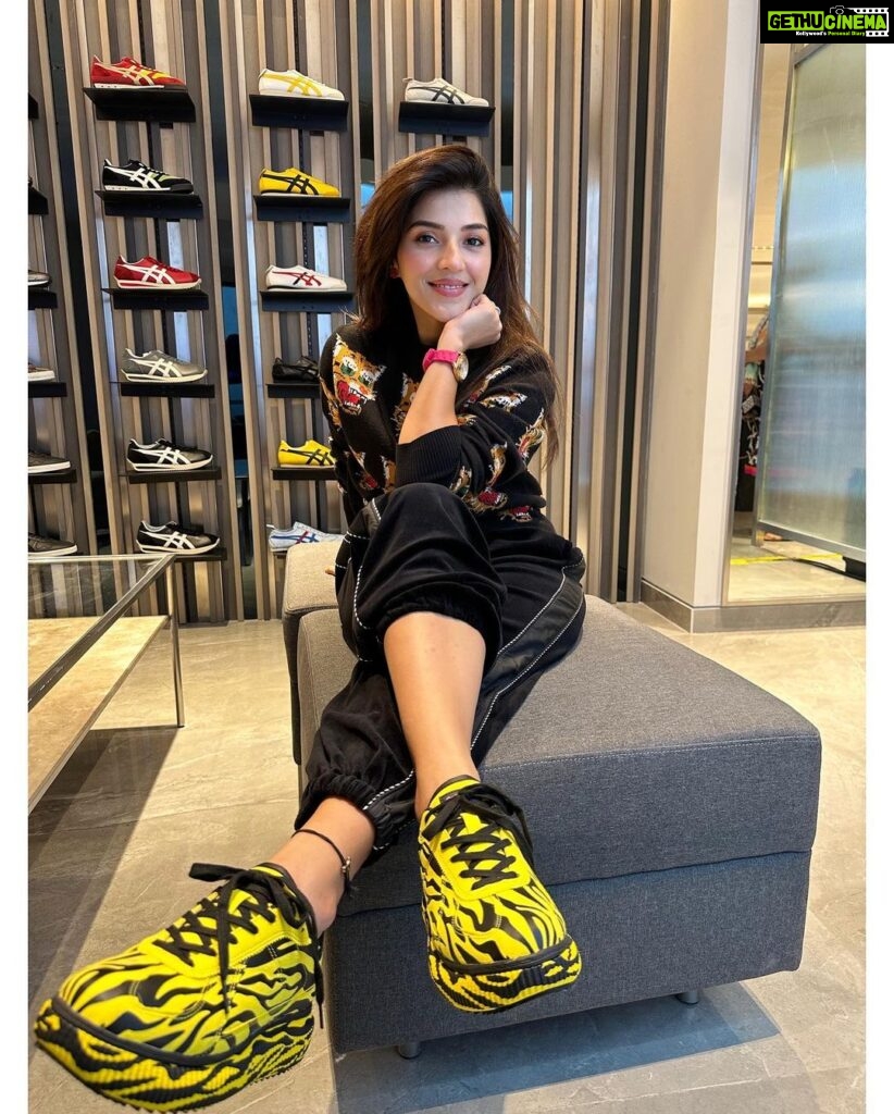 Mehrene Kaur Pirzada Instagram - Attended @onitsukatigerindia ‘s Hyderabad launch party last evening and loved their latest AW22 collection. Sporting my favourite Onitsuka Tiger X URUSEIYATSURA kicks! The DELECITY featuring the Tiger pattern that symbolizes Onitsuka Tiger and the Anime URUSEIYATSURA. @onitsukatigerofficial