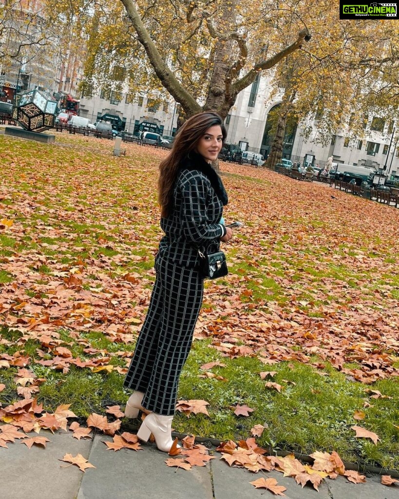Mehrene Kaur Pirzada Instagram - London fall 🍁🍂 London, United Kingdom