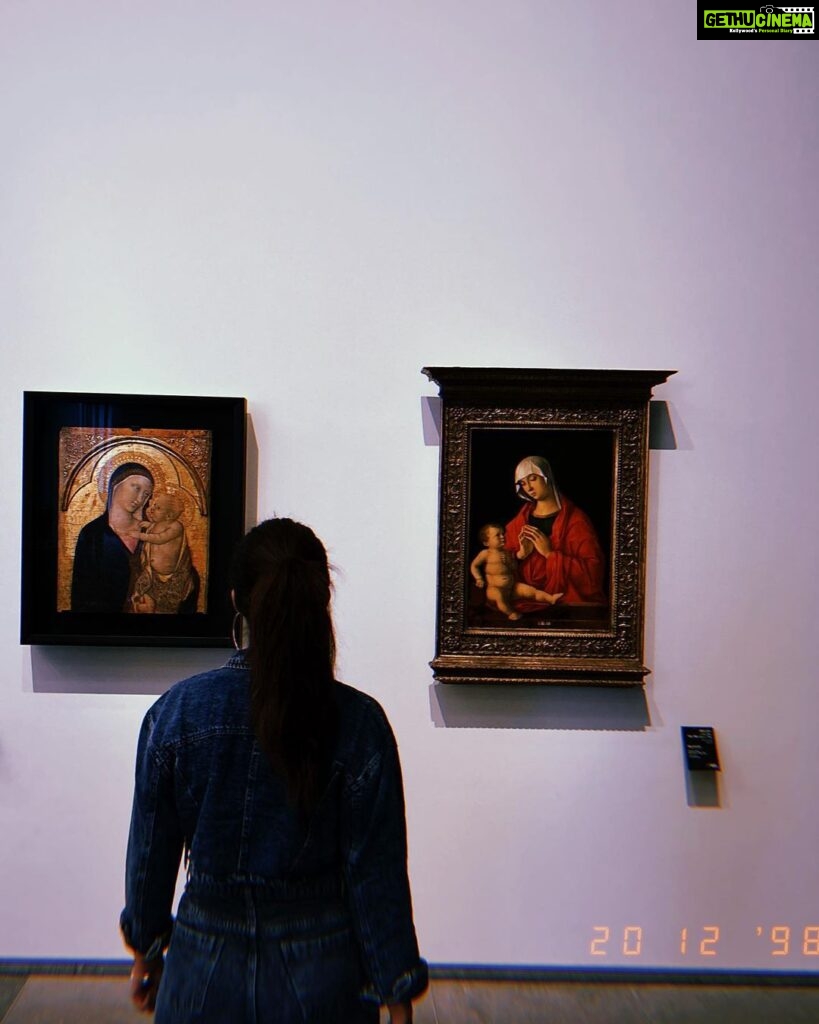 Mehrene Kaur Pirzada Instagram - The greatest traveller is he who has been able to once take a tour around himself! Musse du Louvre - Abu Dhabi is simply WOW! Loved the architecture 🤩 @louvreabudhabi @visitabudhabi #Saadiyatisland #FindYourPace #InAbuDhabi Outfit @reseh_official Louvre Abu Dhabi