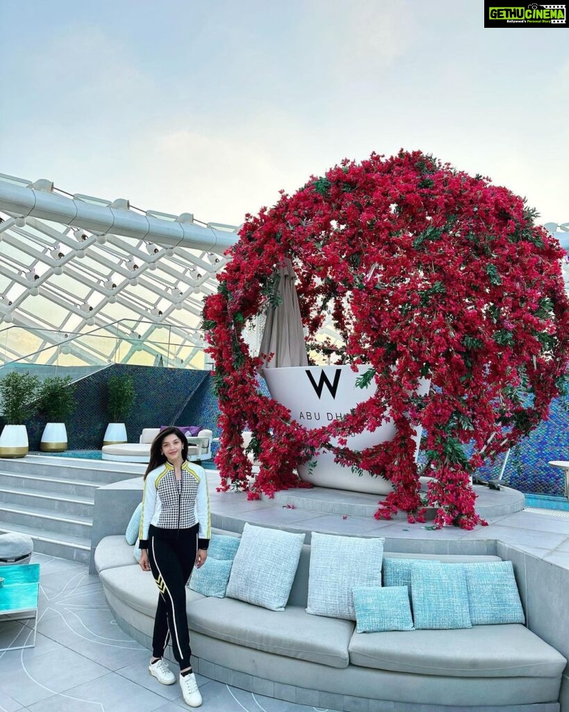 Mehrene Kaur Pirzada Instagram - Thank you for such a wonderful time @Wabudhabi! 🤩❤️ @visitabudhabi #YasIsland #InAbudhabi #FindYourPace My track suit @nidhimalhan W Abu Dhabi – Yas Island