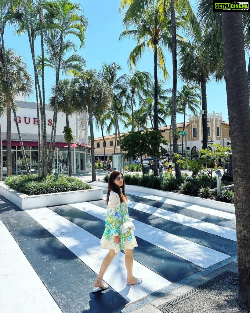 Mehrene Kaur Pirzada Instagram - a curious girl, a wanderer 💖 Miami Beach, Florida