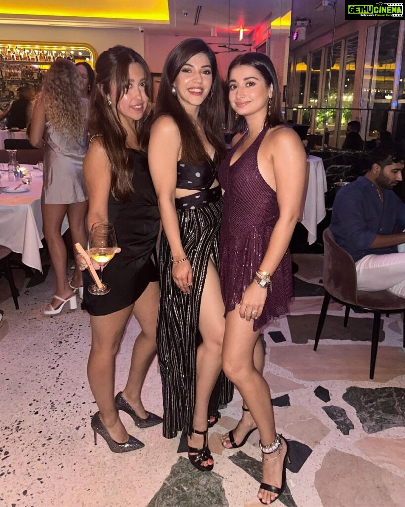 Mehrene Kaur Pirzada Instagram - Miami with homies 💖 Queen Miami Beach