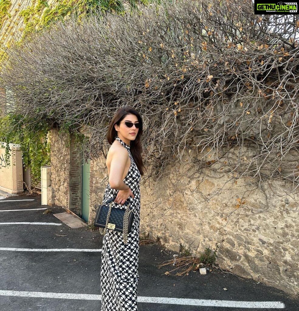 Mehrene Kaur Pirzada Instagram - Postcards from Saint - Tropez 🇫🇷 🥰 #sttropez #france #throwback St Tropez