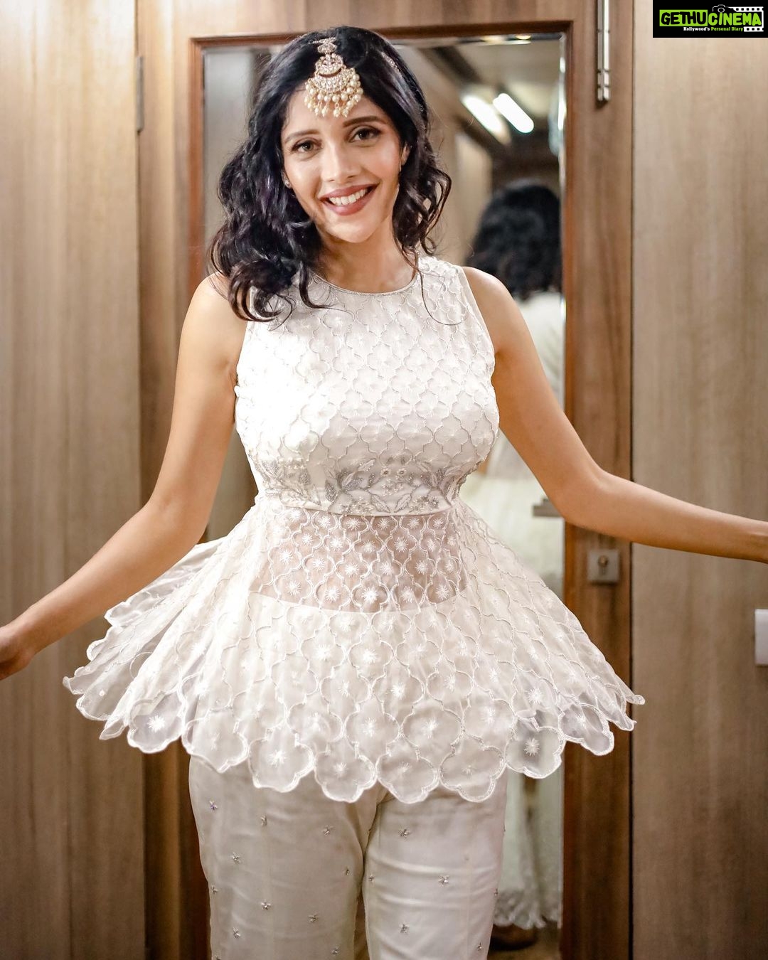 Milana Nagaraj Instagram - YuvaDasara 2022!!🤩 Styling: @tejukranthi Assisted by @khushi_jagadisha Outfit: @lotuslabel.bengaluru PC: @wol_fox_photography