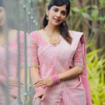 Milana Nagaraj Instagram – 🌸🌸🌸
Styling @tejukranthi
Assisted by @khushi_jagadisha
Blouse @avani_design studio
Jewellery @abarantimelessjewellery
Pc: @vinu5494