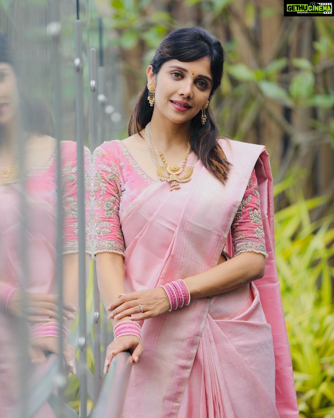 Milana Nagaraj Instagram - 🌸🌸🌸 Styling @tejukranthi Assisted by @khushi_jagadisha Blouse @avani_design studio Jewellery @abarantimelessjewellery Pc: @vinu5494