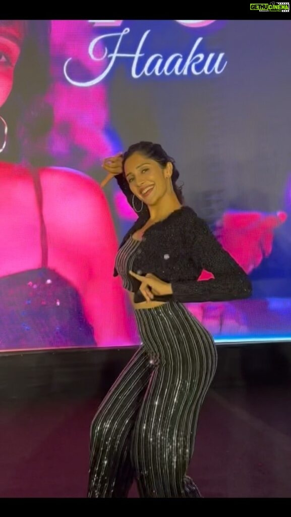 Milana Nagaraj Instagram - 90 Haaku Kittappa Reel as promised in the event!! Guys.. come on do your version and tag me!! @darling_krishnaa Thanks for the guest appearance 😛 #kousalyasuprajarama #july28th Stylist: @tejukranthi Outfit: @mileenia.official Assisted by @khushichandrashekar