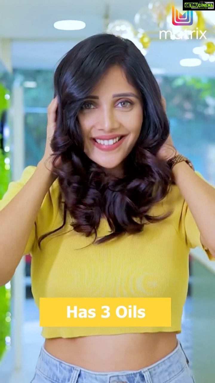 Milana Nagaraj Instagram - Taking risks with hair color is something I’m cautious about since I’ve always been afraid of damage - which is why Matrix Wonder Color is perfect for me. Since I’m a big advocate for clean products, I chose Matrix Wonder Color as it is a no paraben, no silicon and no ammonia formula which is also 100% Vegan. It perfectly compliments me as it is made for Indian Hair. #AD @matrixindia_lnc @cutnstyle_salon #ColorThatCares #matrixwondercolor #milananagaraj