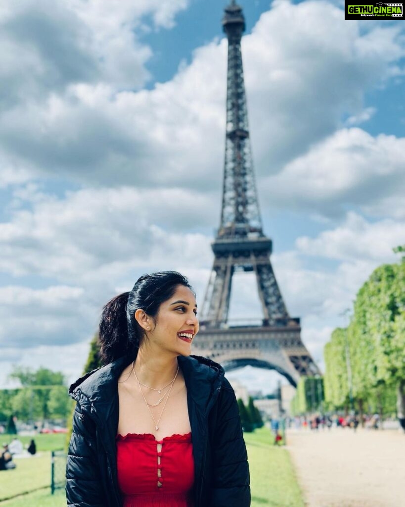 Milana Nagaraj Instagram - Paris♥ #eiffeltower Paris, France