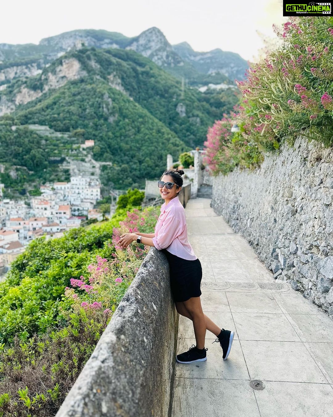 Milana Nagaraj Instagram - Forever chasing the next sunset☀️ #amalficoast #italy #milananagaraj