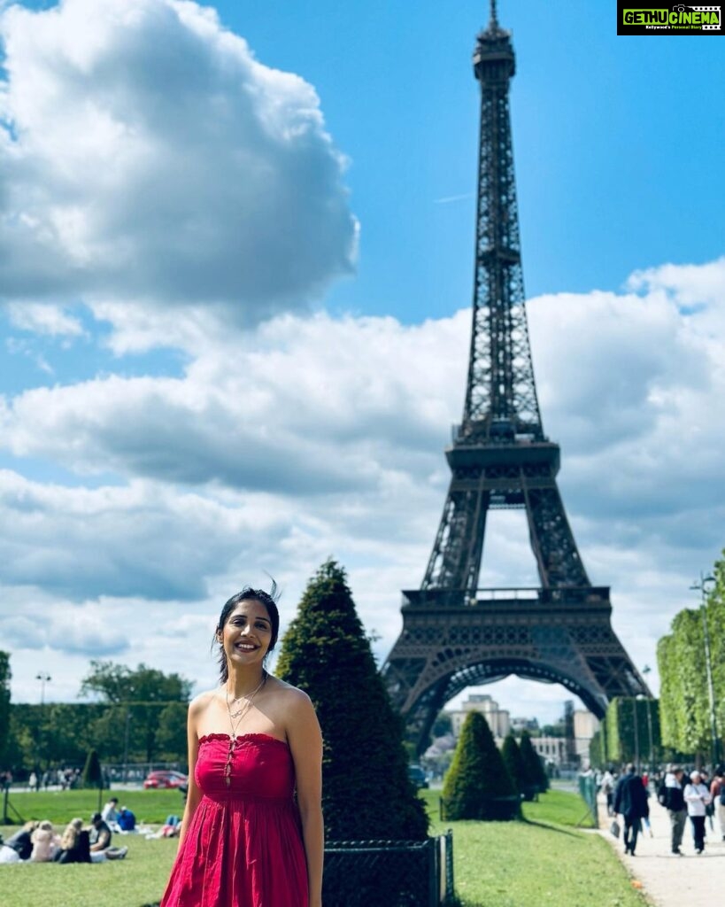 Milana Nagaraj Instagram - Paris♥️ #eiffeltower Paris, France