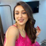 Mimi Chakraborty Instagram – Chalo kaam peh dhyaan doh🤷‍♂️🥤❣️🔂
