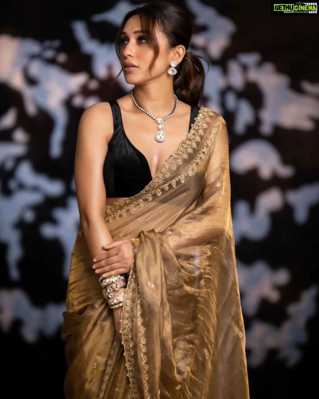 Mimi Chakraborty - 127.2K Likes -