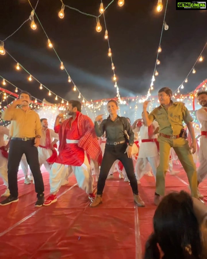 Mimi Chakraborty Instagram - Ki mone hoeeche sobai daat majloππππ aami sure @ankush.official maje neiπππ , ki bolo @itsmeabirchatterjee @kanchanthinksreaal @shibumukherjeeofficial #Raktabeej #Pujo2023