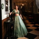 Minissha Lamba Instagram – Statuesque 

@jonah_photography_official @jonah_gurung_26 @trayza_yakin22 @hues__studi0 @sawansukhaindia @ankitsnehalochans @mayfairsiliguri

#indianbride
#indianbridal
#indianbridalmakeup #indianbridaljewellery #jewellery #jewellerydesign
