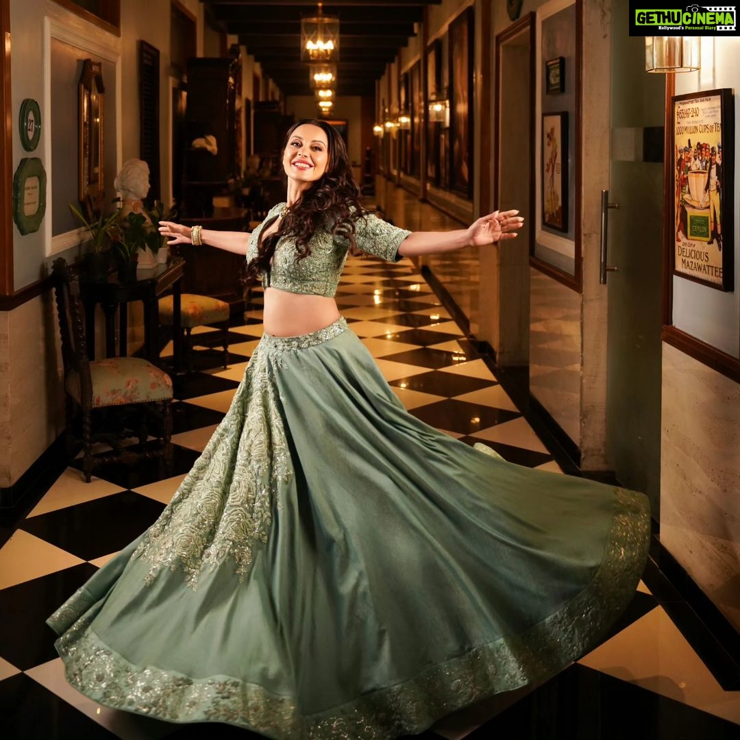 Minissha Lamba Instagram - Another one from the series @jonah_photography_official @jonah_photography_fashion @hues__studi0 @trayza_yakin22 @ankitsnehalochans @sawansukhaindia and the beautiful corridor of @mayfairsiliguri