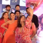 Minissha Lamba Instagram - Thank You @amazonminitv for showing the entire team of @iridhidogra @barunsobti_says @mallikadua @hereishowweding @prashant.bhagia @tansworld @altt.in @hailey_official639 @thekesheffect so much love and faith in our show Badtameez Dil The entire Marketing and PR team Dressed in @ikichic_official Clutch by @oceana_clutches Jewellry by @kushalsfashionjewellery