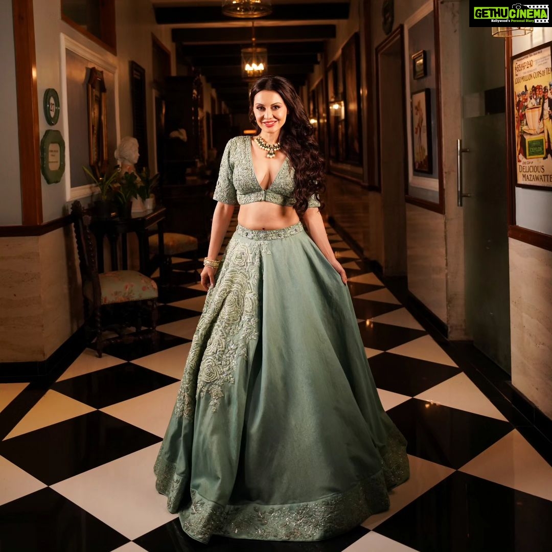 Minissha Lamba Instagram - Another one from the series @jonah_photography_official @jonah_photography_fashion @hues__studi0 @trayza_yakin22 @ankitsnehalochans @sawansukhaindia and the beautiful corridor of @mayfairsiliguri