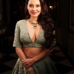 Minissha Lamba Instagram – Portraits: 1&5 are my favorite 

@jonah_photography_official @jonah_gurung_26 @trayza_yakin22 @hues__studi0 @sawansukhaindia 

Gorgeous attire by @ankitsnehalochans

The beautiful passages of the @mayfairsiliguri