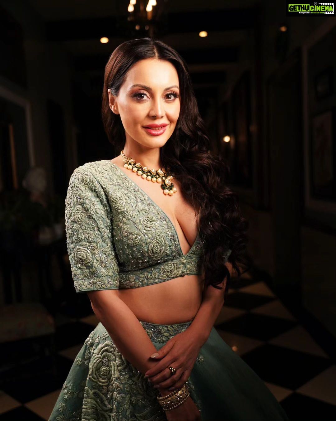 Minissha Lamba Instagram - Portraits: 1&5 are my favorite @jonah_photography_official @jonah_gurung_26 @trayza_yakin22 @hues__studi0 @sawansukhaindia Gorgeous attire by @ankitsnehalochans The beautiful passages of the @mayfairsiliguri