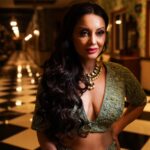 Minissha Lamba Instagram - Portraits: 1&5 are my favorite @jonah_photography_official @jonah_gurung_26 @trayza_yakin22 @hues__studi0 @sawansukhaindia Gorgeous attire by @ankitsnehalochans The beautiful passages of the @mayfairsiliguri