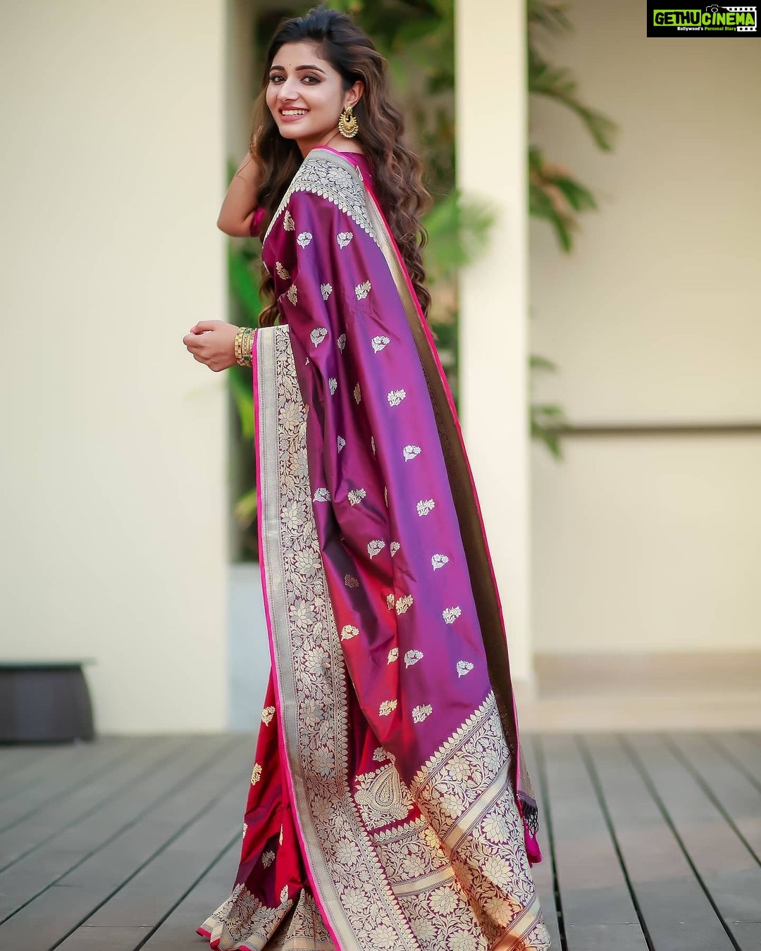 Mirna Menon Instagram - Just Smile. ✨ @itiha.india @_aishwarya_karayil @francisalukkas @pranavraaaj @therealpiya @keepitstylish_by_ammu @sathish_pro