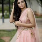 Mirna Menon Instagram - Enakku Raajavaa Naan ✨ #Mirnaa • @kiransaphotography • @sankalptheboutique • @b3bridalstudio • @fineshinejewels • @sathish_pro • @teamaimpro
