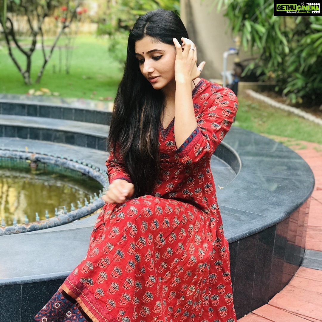 Mirna Menon Instagram - ❤️ #Mirnaa • @shalinijamesmantra • @styled_by_gk