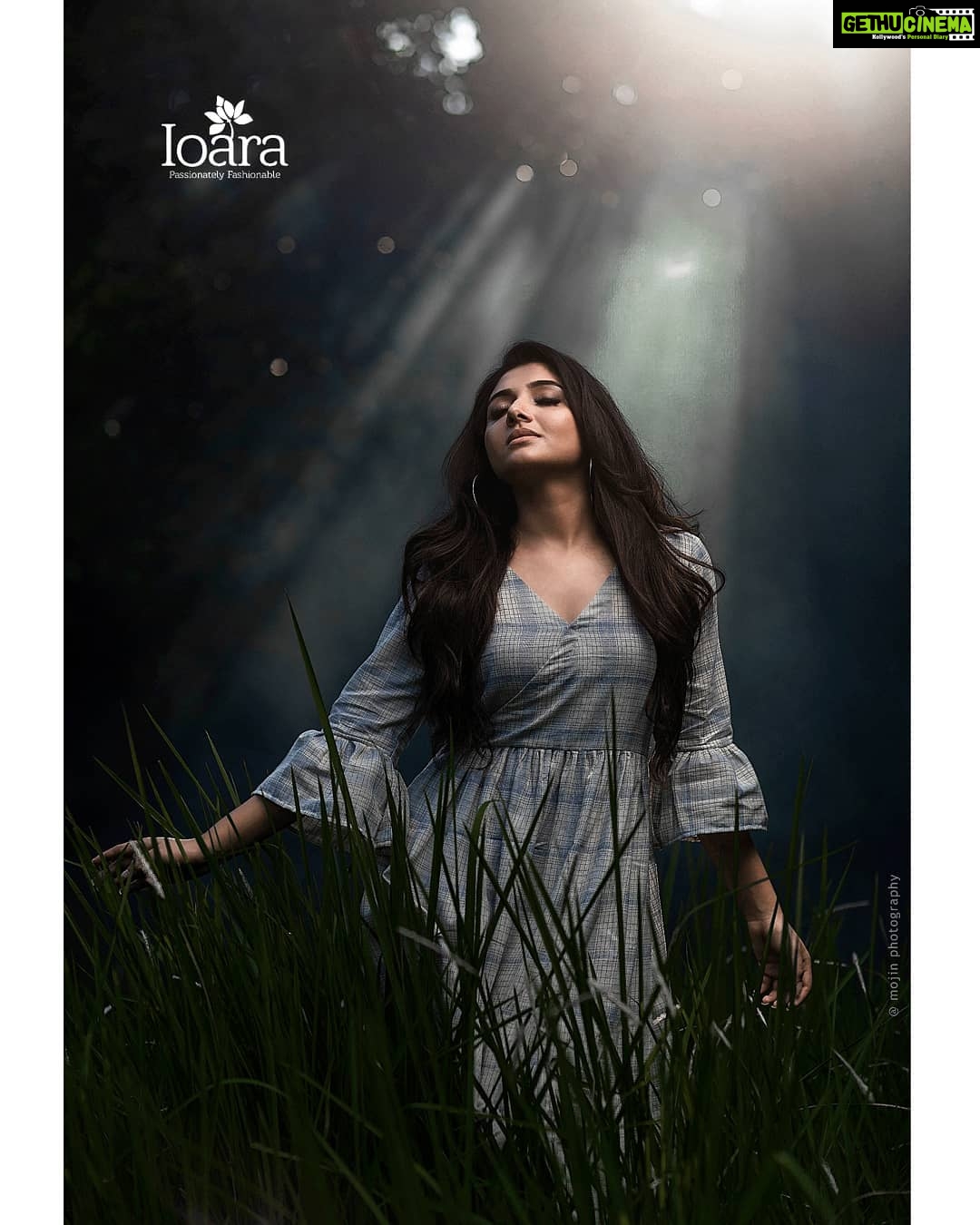 Mirna Menon Instagram - Only in the darkness can you see the stars. #Mirnaa @ioara_couture @mojin_thinavilayil