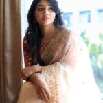 Mirna Menon Instagram - #Jailer week is here ✨❤️ Saree : @hafsaaddotcom Stylist : @gayathribalasubramanian21 PC : @varuun.jpg MUA : @vyshalisundaram_hairstylist