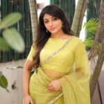 Mirna Menon Instagram - Two weeks of Periya Dinosaur sambavam 😄 #Jailer #blockbuster Saree : @hafsaaddotcom PC : @fifthanglestudios Stylist : @gayathribalasubramanian21 Location : @varnamalaweddingexperience