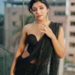 Mirna Menon Instagram - 🖤 Saree : @bespoke.dhishya Blouse : @archana.karthick PC : @sk_abhijith MUA : @laxmi_saneesh Jewellery : @mspinkpantherjewel Location : @holidayinn_cochin